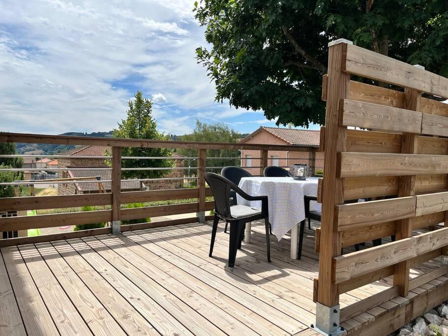 Appartement Climatise Avec Terrasse Cours  エクステリア 写真